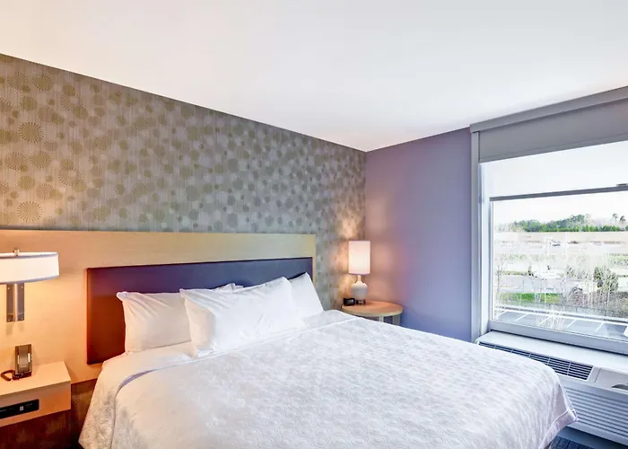 Home2 By Hilton Hanes Mall 3*